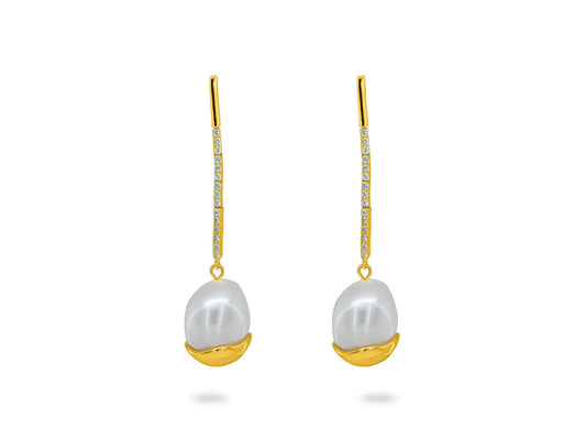 Met Gala Capped Pearl Drop Earrings Earrings