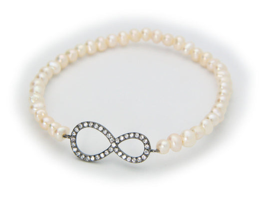 Infinitum Pearls Bracelet Bracelets