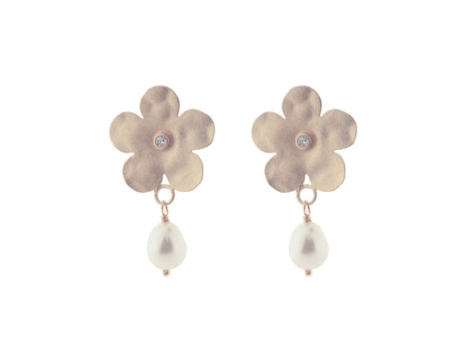 Hammered Rice Pearl Flower Earrings Earrings